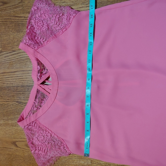 NWOT Pink Note Top with Lace Cap Sleeves - Picture 3 of 5